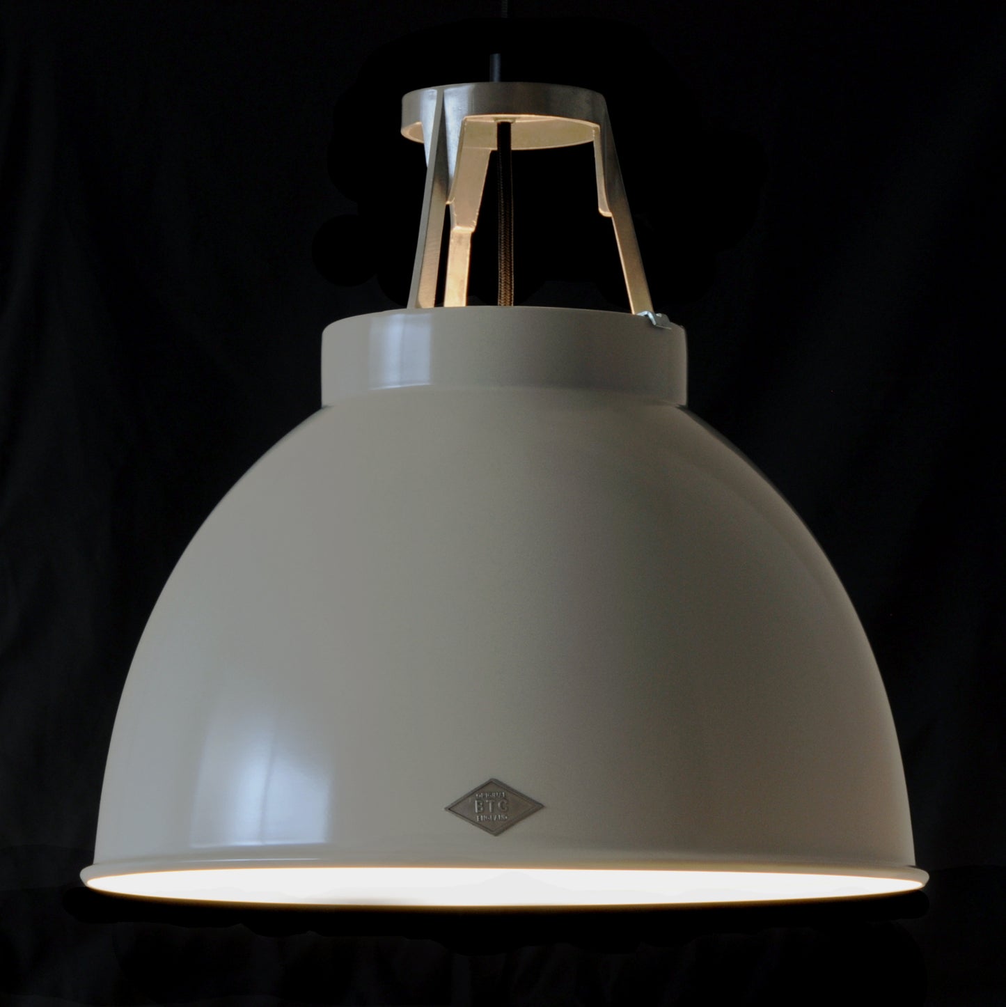 Titan Size 1 Pendant - Putty Grey / White
