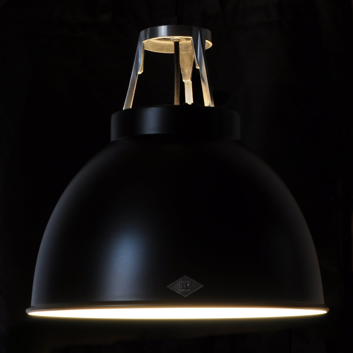 Titan Size 1 Pendant - Matt Black / White