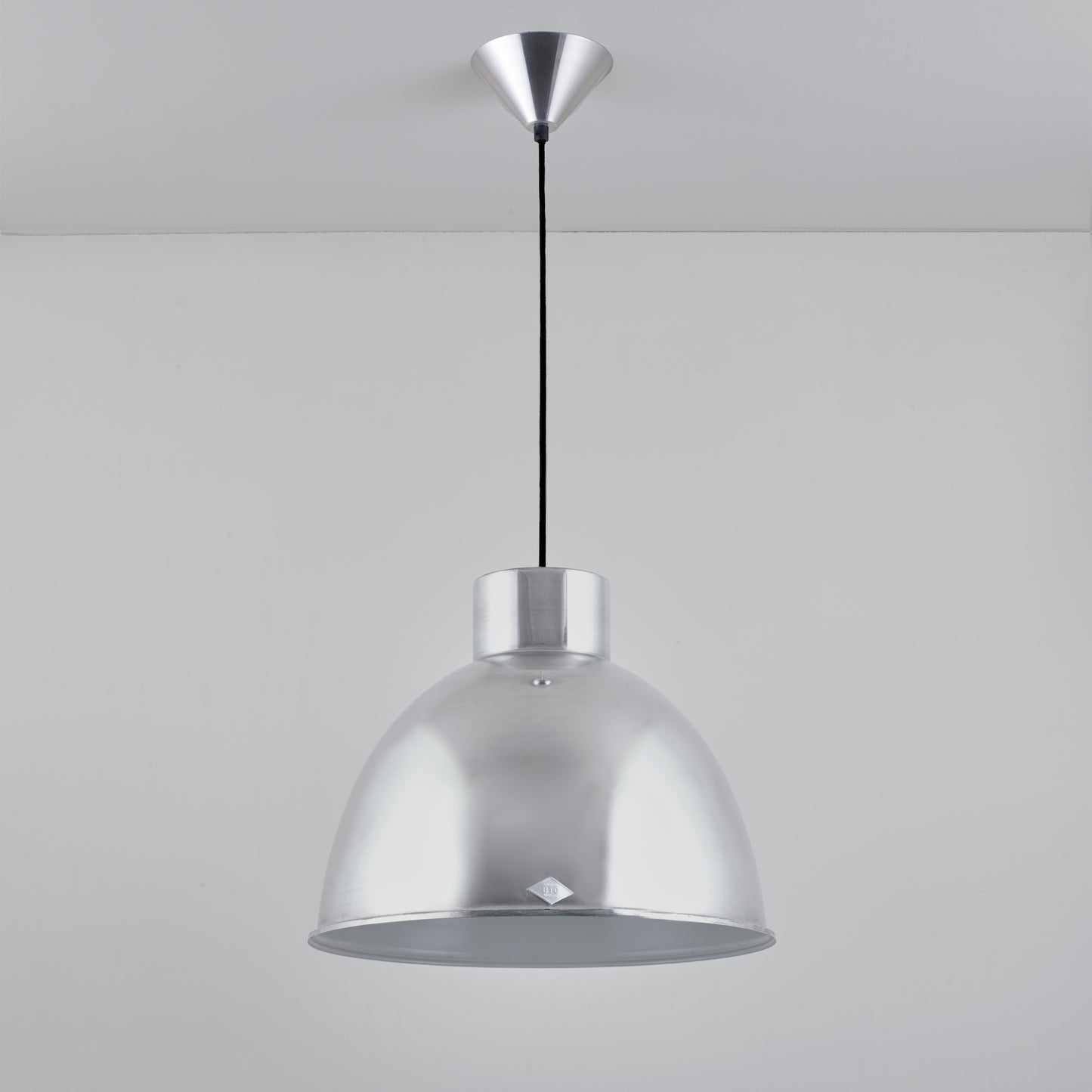 Giant 2 Pendant