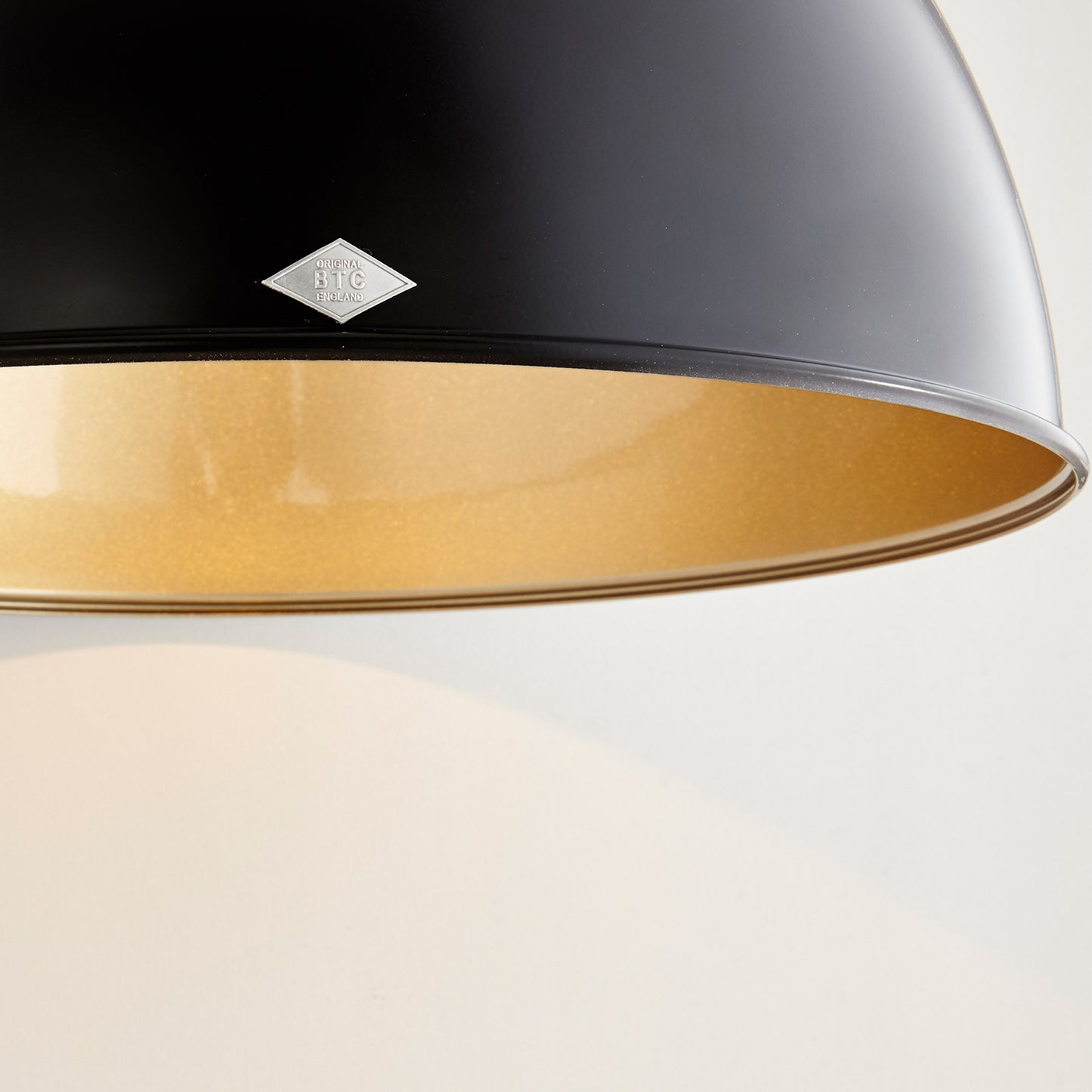 Titan Size 5 Pendant - Matt Black / Bronze