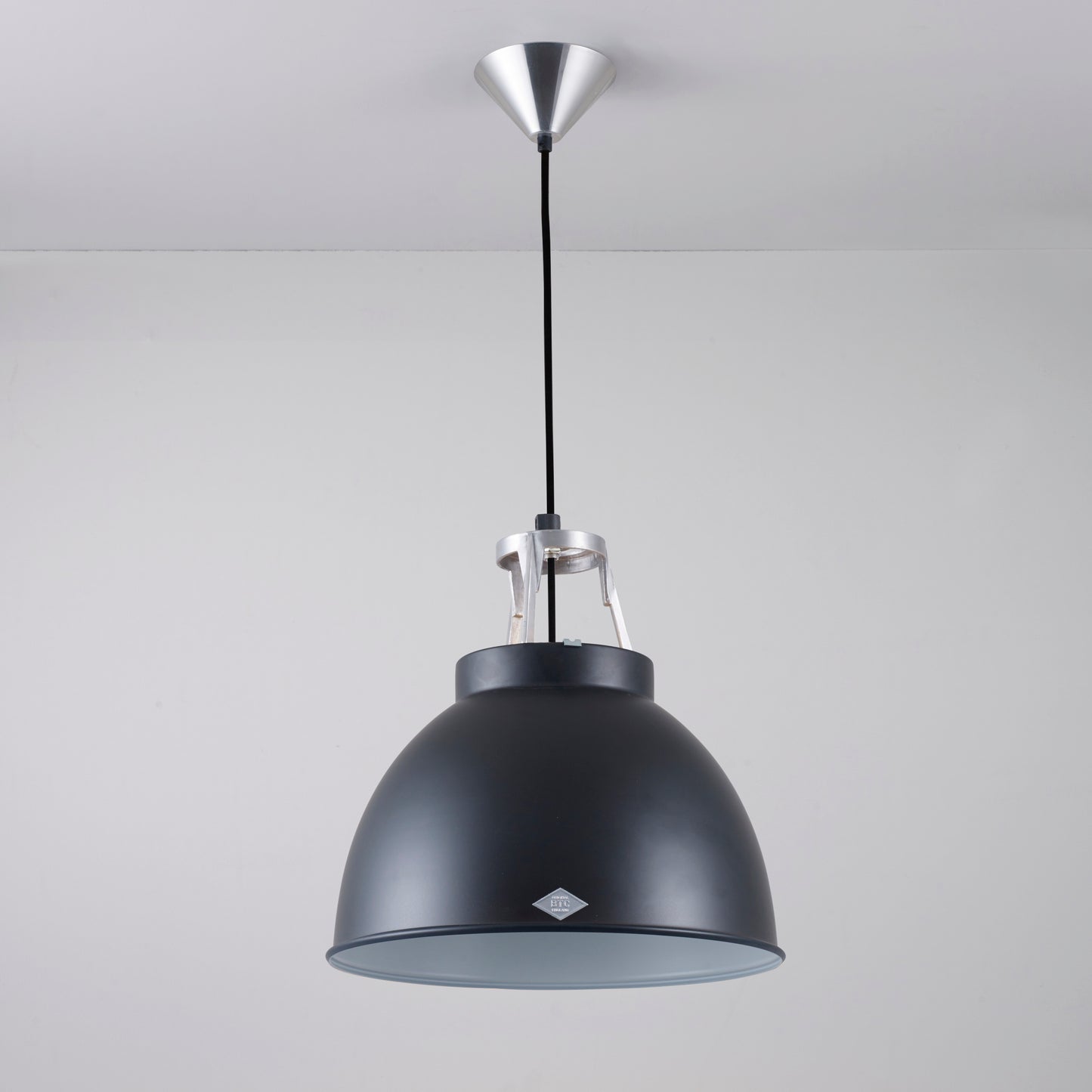 Titan Size 1 Pendant - Matt Black / White
