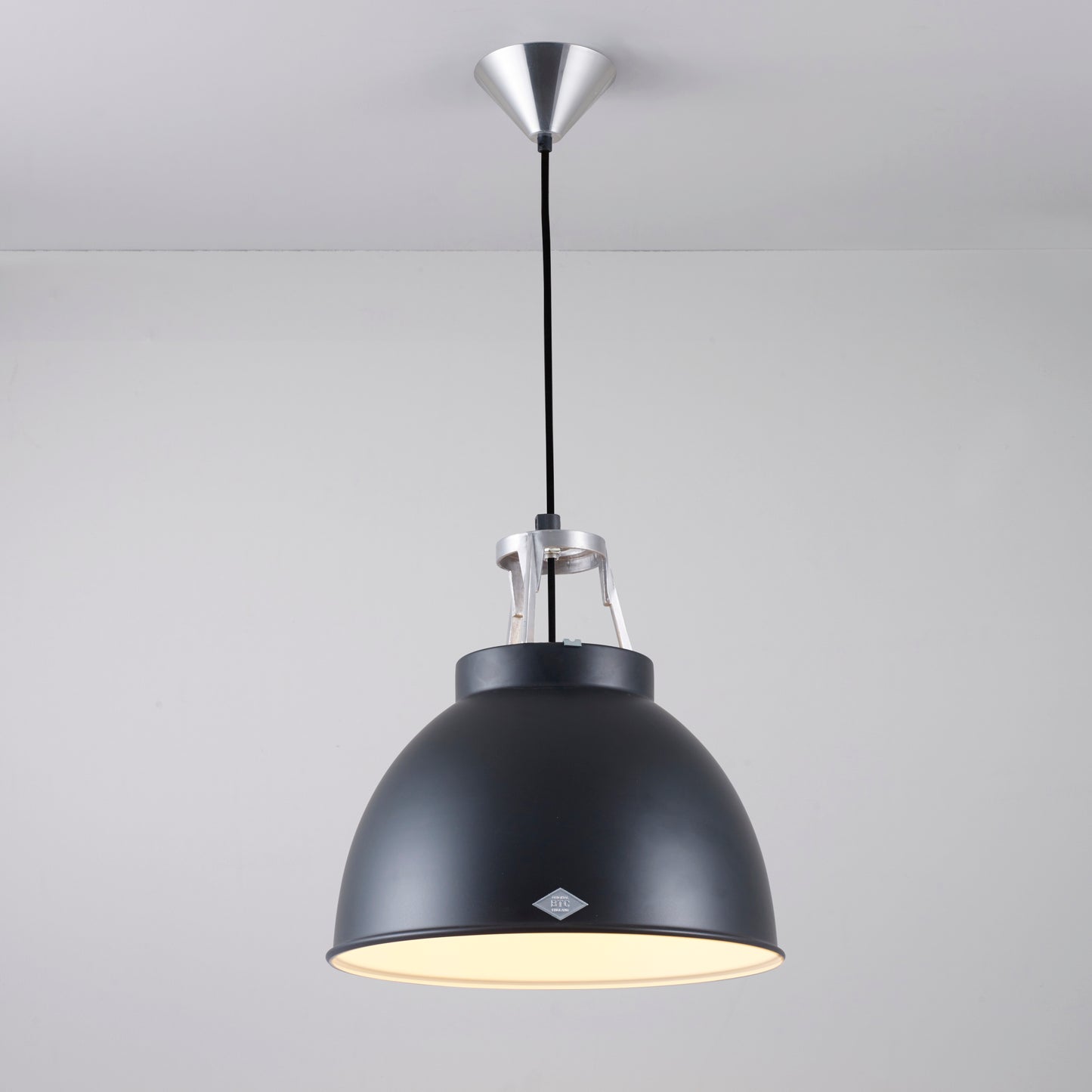 Titan Size 1 Pendant - Matt Black / White