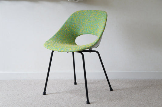 Pierre GuaricheのTulip Chairのハーフカバー