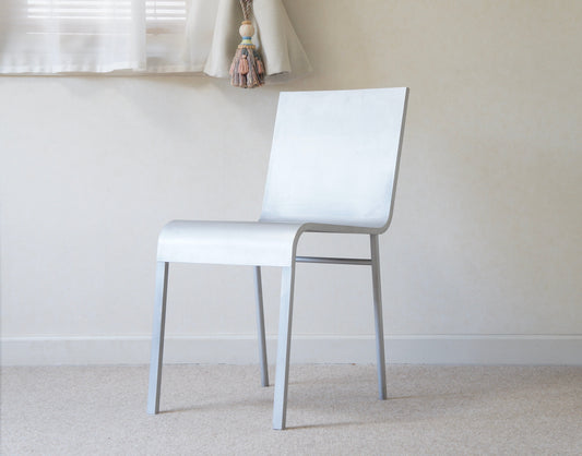 Maarten Van SeverenのNo,2 Chairの修復