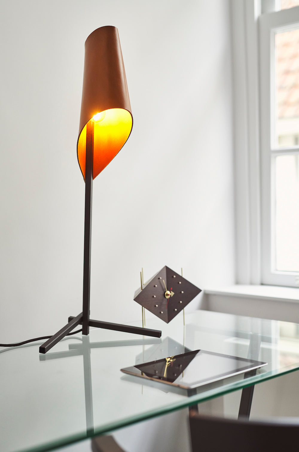 No.42 TUIG Table Lamp